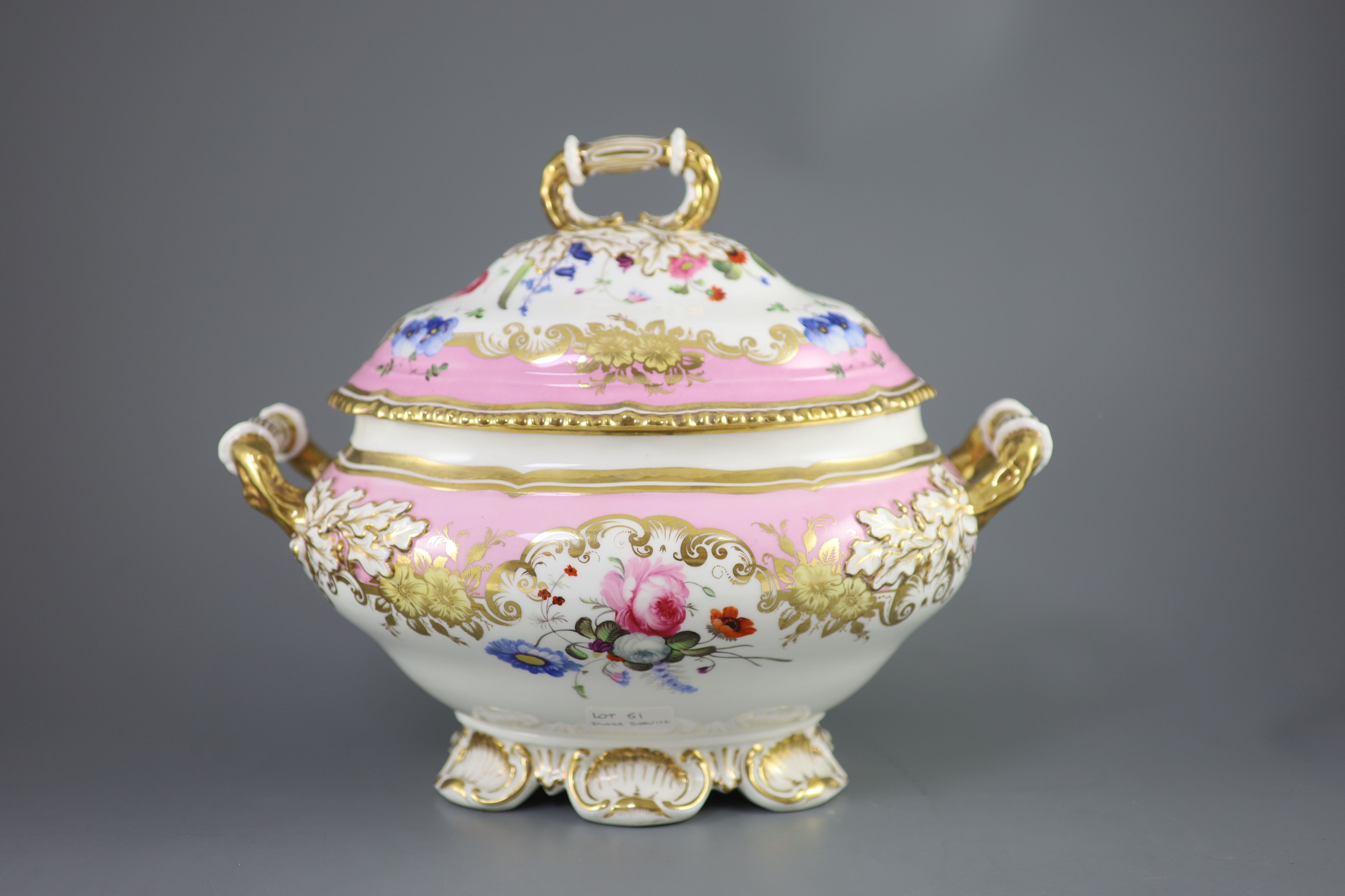 An extensive one hundred and thirteen piece English porcelain dinner and dessert service, c.1825-30,